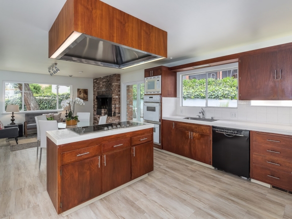 13 Littlewood Dr