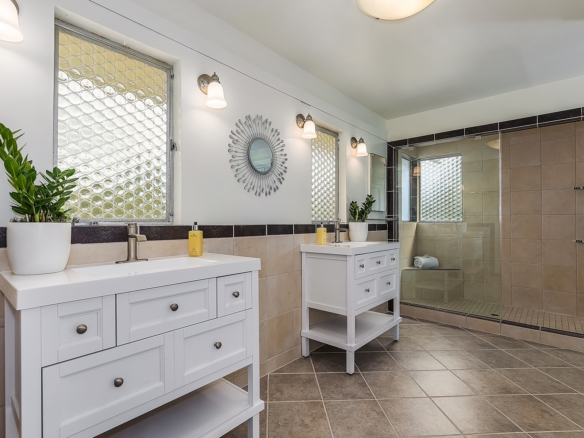 13 Littlewood Dr