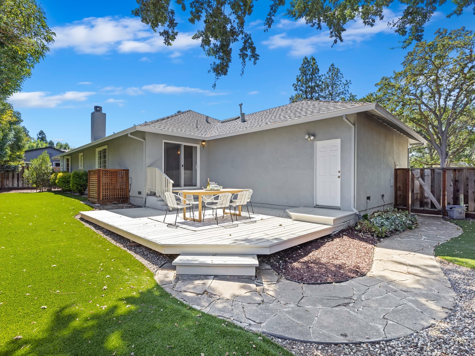 1850 Sunnyvale Ave