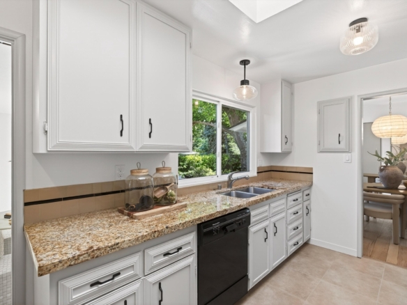 218 Overhill Rd