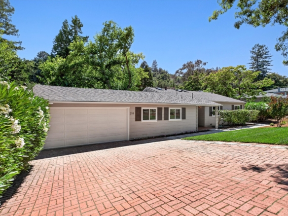 218 Overhill Rd