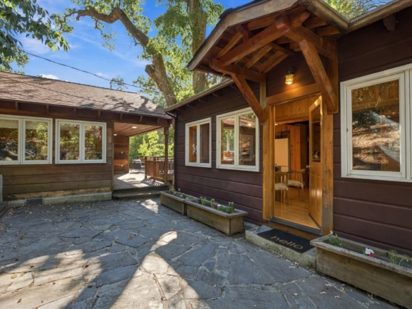 33 Oakwood Rd