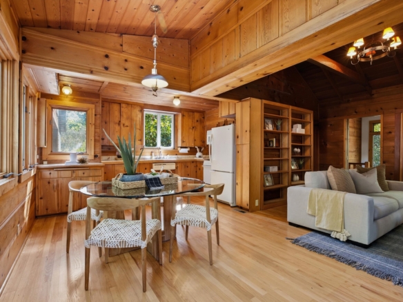 33 Oakwood Rd